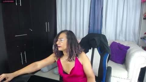 Emmily online show from December 2024 02:08:01 AM