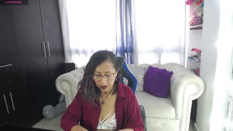 Emmily online show from December 2024 10:01:02 PM