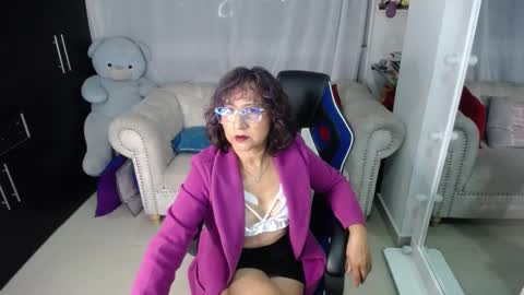 Emmily online show from February 2025 11:33:02 PM