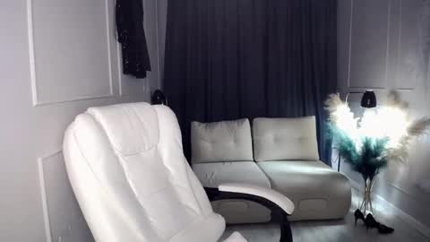 emmmam online show from October 2025 11:11:01 AM