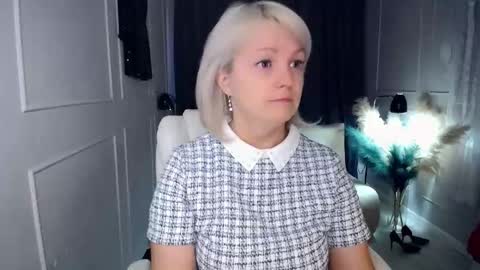 emmmam online show from November 2025 10:03:02 AM