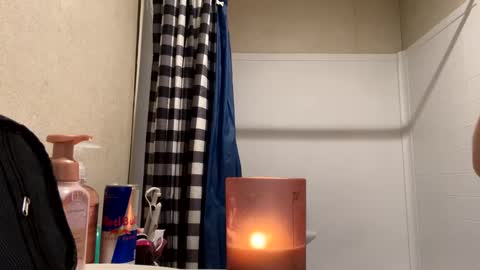 Snapshot of emmwarr1514 chatting on March 2025 02:13:01 PM emmwarr1514 online show from March 2025 02:13:01 PM