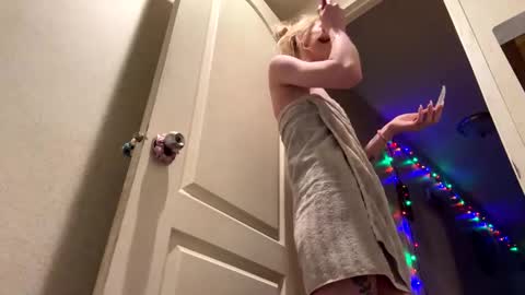 Snapshot of emmwarr1514 chatting on March 2025 01:31:02 PM emmwarr1514 online show from March 2025 01:31:02 PM