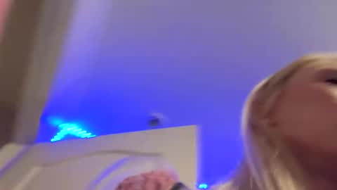 Snapshot of emmwarr1514 chatting on March 2025 03:45:02 PM emmwarr1514 online show from March 2025 03:45:02 PM