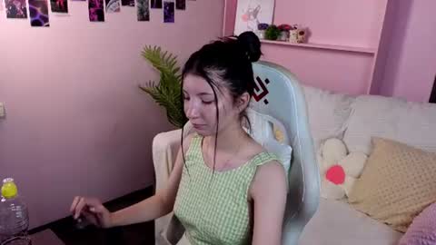 emmy_dreamy_ online show from July 2026 04:19:01 AM