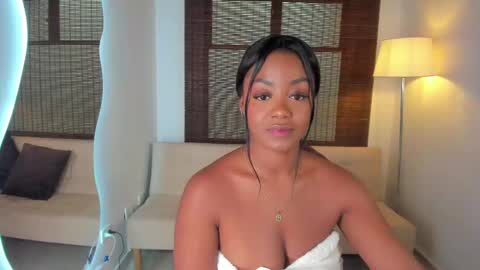 Snapshot of emmy_jacksson chatting on March 2025 03:40:02 PM emmy_jacksson online show from March 2025 03:40:02 PM