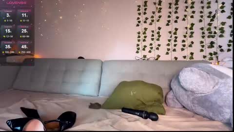 Snapshot of emmybell_ chatting on May 2026 01:12:02 AM Emmy online show from May 2026 01:12:02 AM