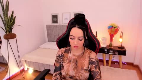 Snapshot of emmyevans1 chatting on March 2025 08:22:01 PM Emmy Evans  online show from March 2025 08:22:01 PM