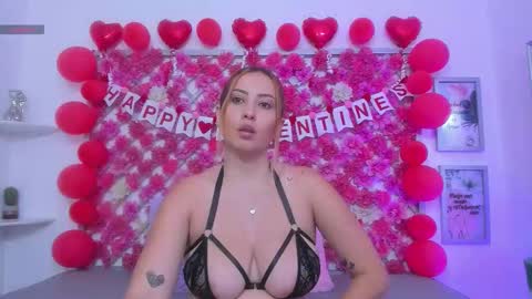 Snapshot of emmyrouse_ chatting on February 2026 07:32:02 PM emmy rouse online show from February 2026 07:32:02 PM