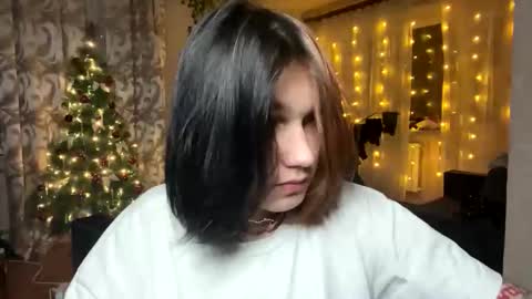 Amur online show from December 2025 07:09:01 PM