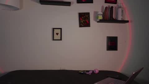 Emori Splash online show from December 2025 05:33:02 PM