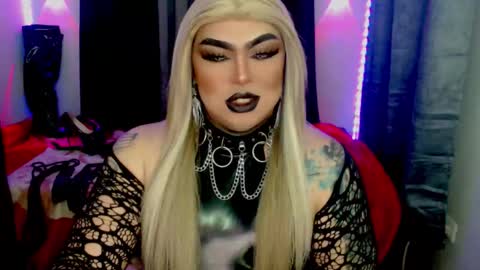 Snapshot of empressmichellexx chatting on February 2026 04:41:01 PM Mistress Michelle online show from February 2026 04:41:01 PM