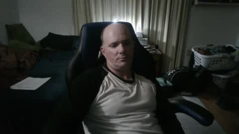 Snapshot of emsguy1 chatting on October 2025 04:33:01 AM Matt online show from October 2025 04:33:01 AM