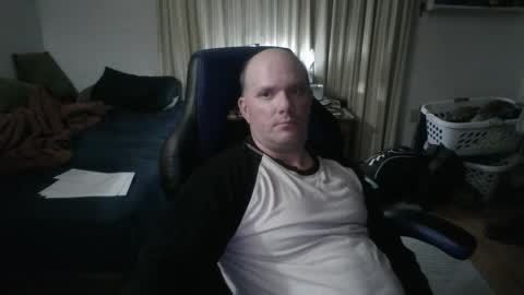 Snapshot of emsguy1 chatting on October 2025 03:39:02 AM Matt online show from October 2025 03:39:02 AM