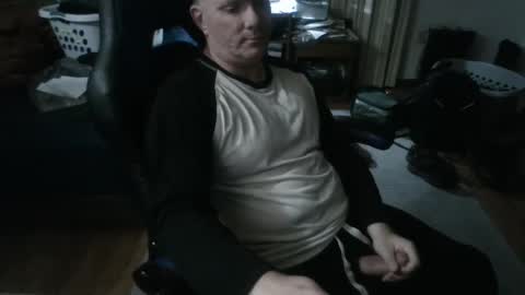 Snapshot of emsguy1 chatting on October 2025 04:45:02 AM Matt online show from October 2025 04:45:02 AM