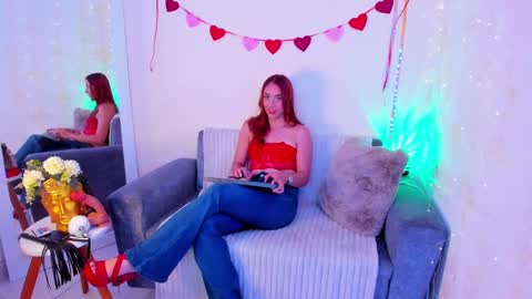 Snapshot of emylyjonhs chatting on February 2025 10:48:01 PM EMYLY online show from February 2025 10:48:01 PM