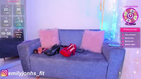 Snapshot of emylyjonhs chatting on March 2025 08:53:01 PM EMYLY online show from March 2025 08:53:01 PM