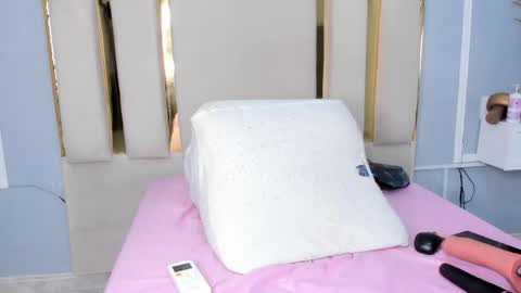 Snapshot of emysandoval chatting on May 2026 01:07:01 PM Emy online show from May 2026 01:07:01 PM