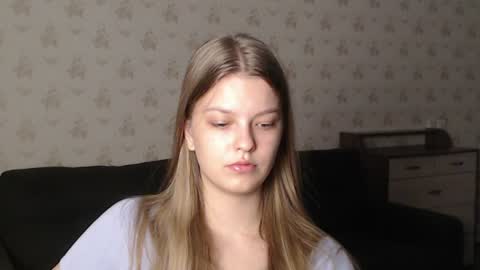 Snapshot of emysway chatting on December 2024 02:27:02 PM EmySway online show from December 2024 02:27:02 PM