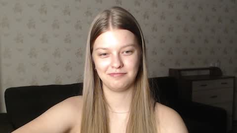 Snapshot of emysway chatting on December 2024 04:54:01 PM EmySway online show from December 2024 04:54:01 PM
