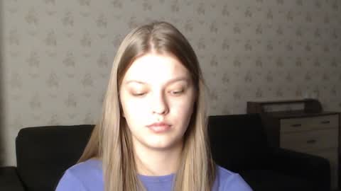 Snapshot of emysway chatting on December 2024 09:20:01 PM EmySway online show from December 2024 09:20:01 PM