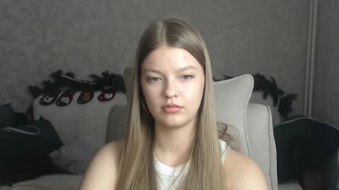 Snapshot of emysway chatting on December 2024 08:26:01 AM EmySway online show from December 2024 08:26:01 AM