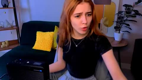 enchanted_bella online show from March 2026 10:43:01 AM