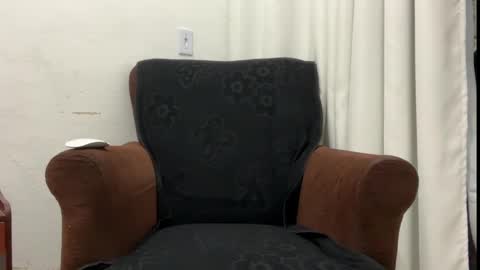 Snapshot of enjoythetrip chatting on January 2025 02:36:01 AM Luke online show from January 2025 02:36:01 AM