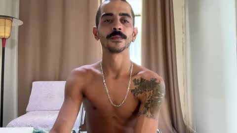 Snapshot of enjoythetrip chatting on February 2025 05:30:01 PM Luke online show from February 2025 05:30:01 PM