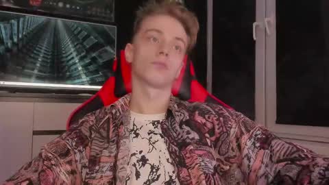 Enker online show from October 2025 02:08:02 AM