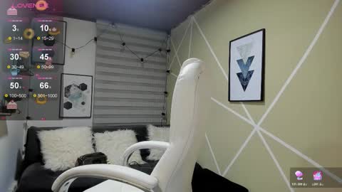 Enma clark online show from October 2025 04:27:01 AM