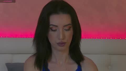 enyahazell online show from November 2025 06:08:01 PM