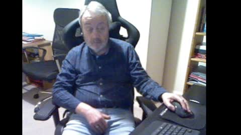 erasmus_d online show from January 2025 06:38:02 PM
