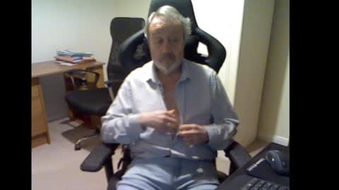erasmus_d online show from February 2025 05:50:01 PM
