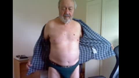 Snapshot of erasmus_d chatting on April 2026 04:52:01 PM erasmus_d online show from April 2026 04:52:01 PM
