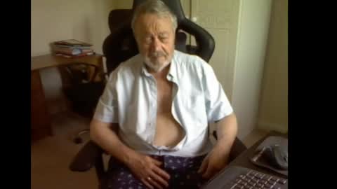 Snapshot of erasmus_d chatting on May 2026 10:55:01 AM erasmus_d online show from May 2026 10:55:01 AM