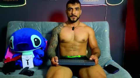 Brayan online show from November 2025 02:22:01 AM