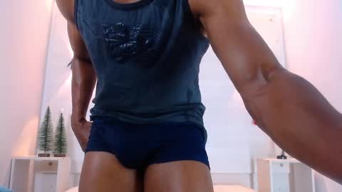 Snapshot of eric_latino chatting on December 2024 06:39:01 AM Eric Latino online show from December 2024 06:39:01 AM