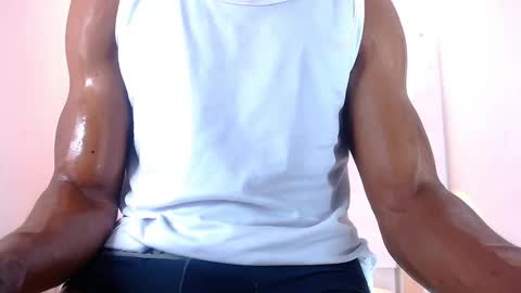 Snapshot of eric_latino chatting on December 2024 04:31:02 AM Eric Latino online show from December 2024 04:31:02 AM