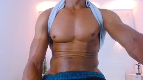 Snapshot of eric_latino chatting on January 2025 06:11:02 AM Eric Latino online show from January 2025 06:11:02 AM