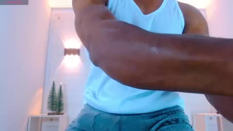 Snapshot of eric_latino chatting on January 2025 12:48:02 AM Eric Latino online show from January 2025 12:48:02 AM