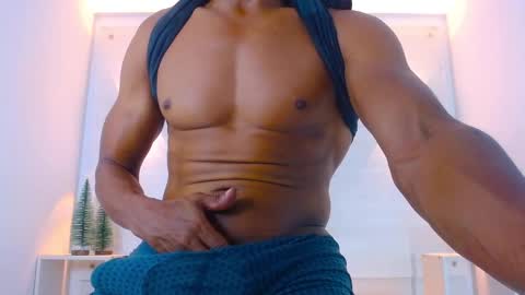 Snapshot of eric_latino chatting on January 2025 05:05:01 AM Eric Latino online show from January 2025 05:05:01 AM