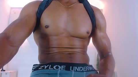 Snapshot of eric_latino chatting on January 2025 05:32:01 AM Eric Latino online show from January 2025 05:32:01 AM