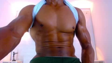 Snapshot of eric_latino chatting on January 2025 08:29:01 AM Eric Latino online show from January 2025 08:29:01 AM