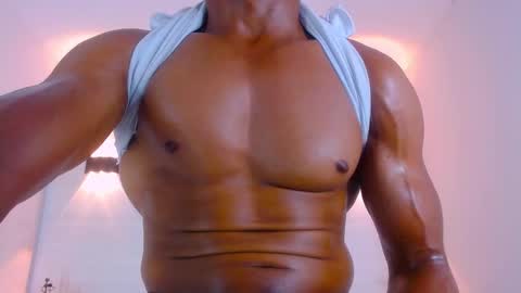 Snapshot of eric_latino chatting on January 2025 05:02:01 AM Eric Latino online show from January 2025 05:02:01 AM
