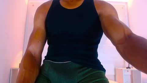 Snapshot of eric_latino chatting on January 2025 01:29:01 AM Eric Latino online show from January 2025 01:29:01 AM