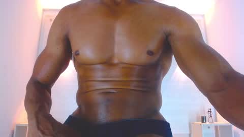 Snapshot of eric_latino chatting on February 2025 08:24:01 AM Eric Latino online show from February 2025 08:24:01 AM