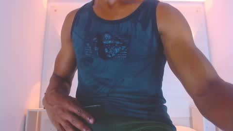 Snapshot of eric_latino chatting on February 2025 06:33:01 AM Eric Latino online show from February 2025 06:33:01 AM