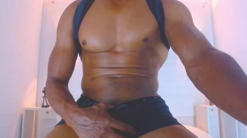 Snapshot of eric_latino chatting on February 2025 10:07:02 AM Eric Latino online show from February 2025 10:07:02 AM