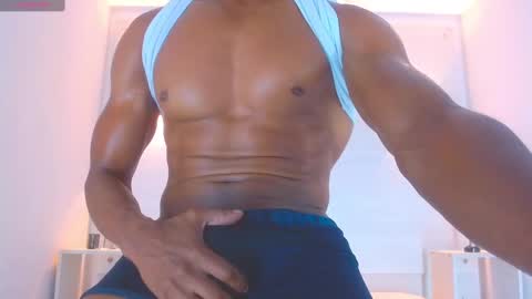 Snapshot of eric_latino chatting on February 2025 04:47:02 AM Eric Latino online show from February 2025 04:47:02 AM